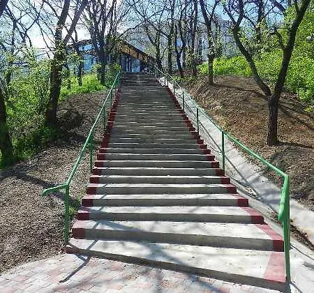 On Romana Karmena Odesa